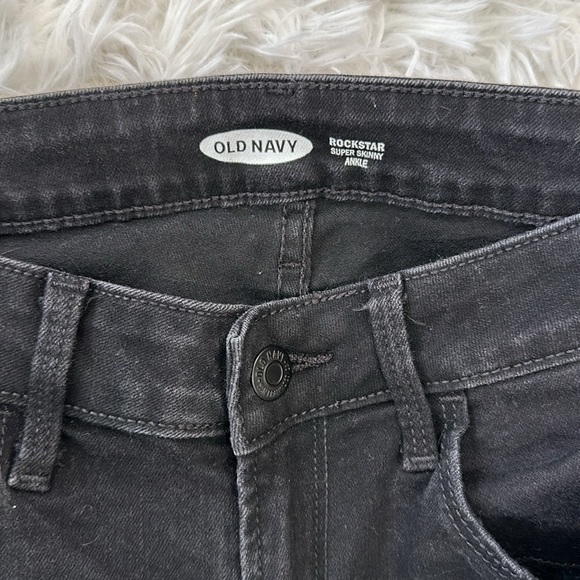 Distressed jeans - Picture 5 of 6